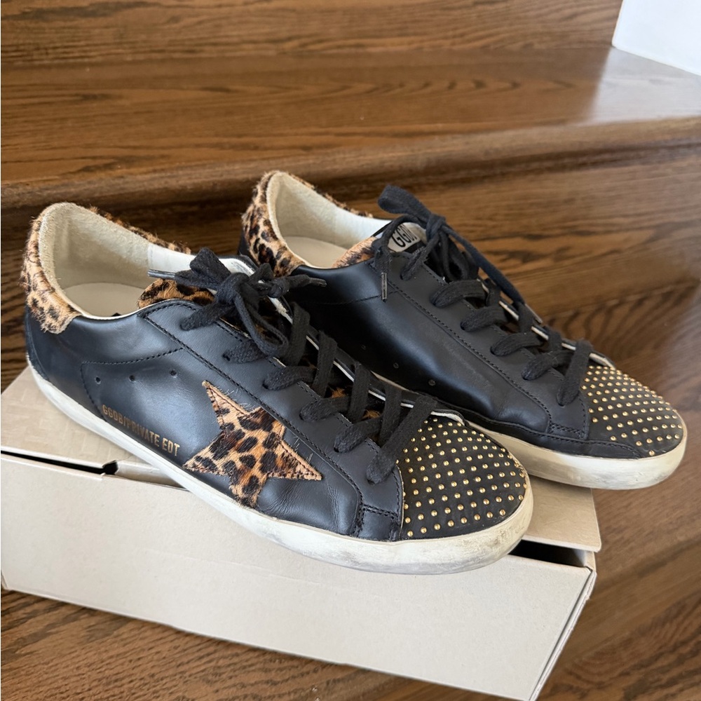 Golden Goose Superstar Gold studded toe - Black leather with leopard star